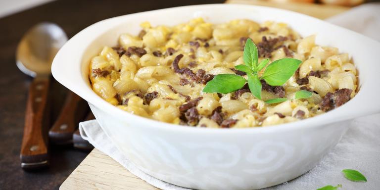 Liha-makaronilaatikko mikrossa