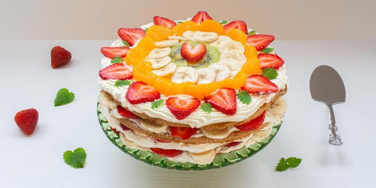 Mansikka-banoffeekeksikakku