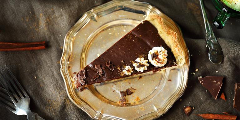 Meksikolainen suklaatorttu rommivaahdolla