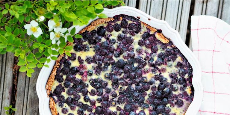 Mustikka-sitruunamelissapiirakka