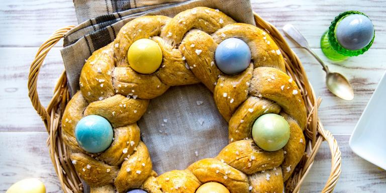 Pääsiäisen leipäkranssi