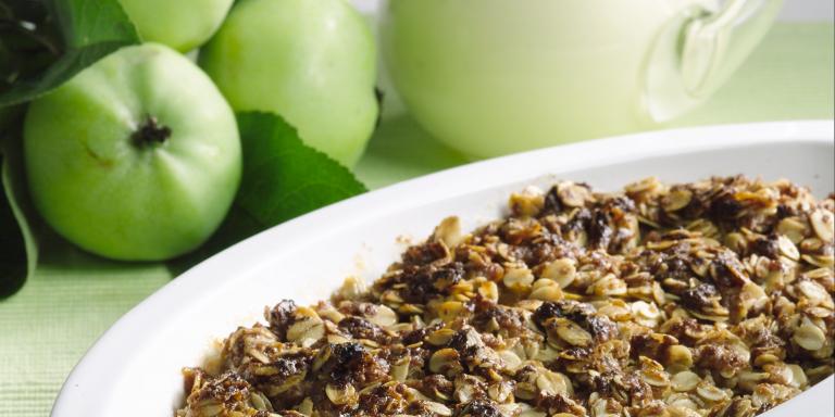 Tattariomenapaistos ja kastikkeita