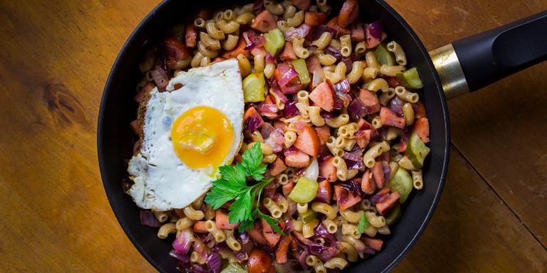 Pyttipannu pastalla