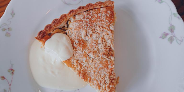 Rapsupiirakka raparperipiirakka