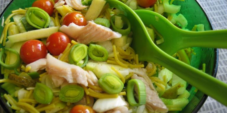 Savukala Spagettisalaatti