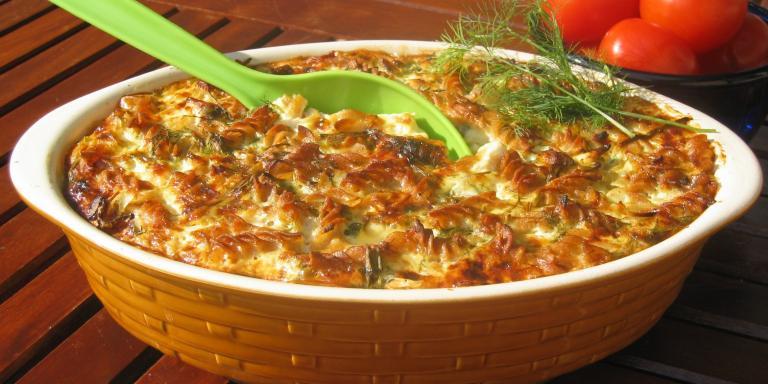 Täysjyvämakaronilaatikko lohesta