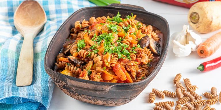 Tomaattinen jauhis-pastavuoka