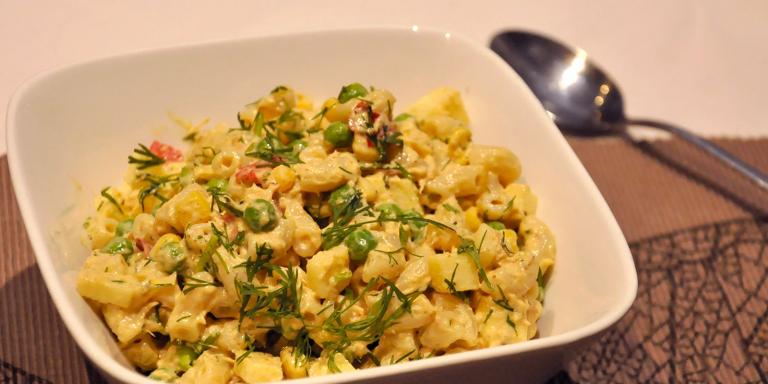 Tonnikala-makaronisalaatti