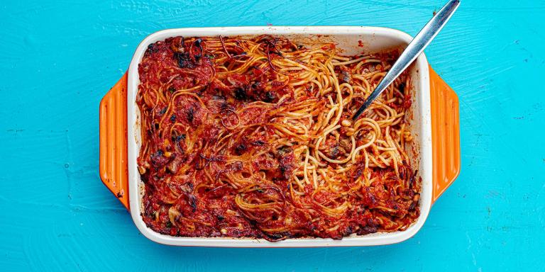 Uunispagettia ja parmesaania