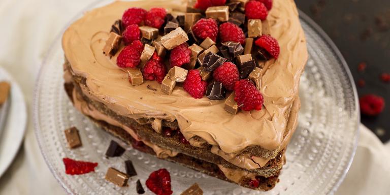 Vegaaninen suklaamoussekakku