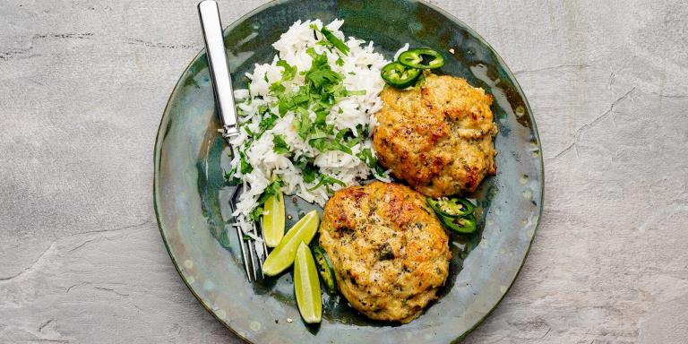 Vihreät chili-broileripihvit ja lime-korianteririisi