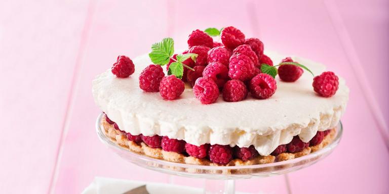 Juustokakku vadelmilla