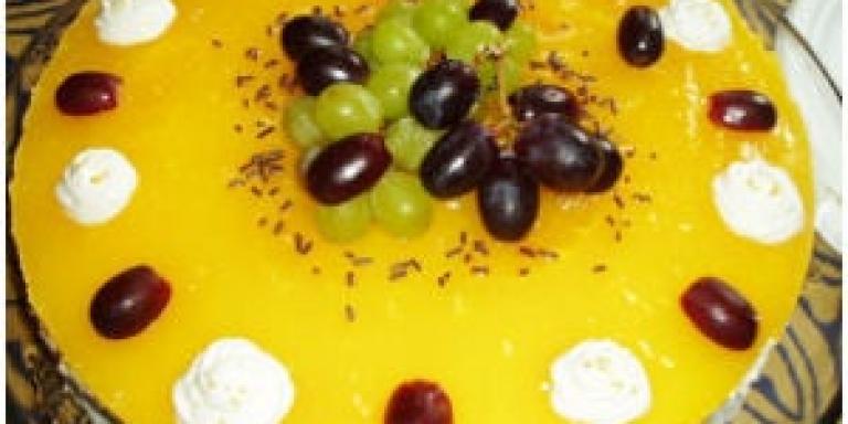 keväinen-viinimoussekakku