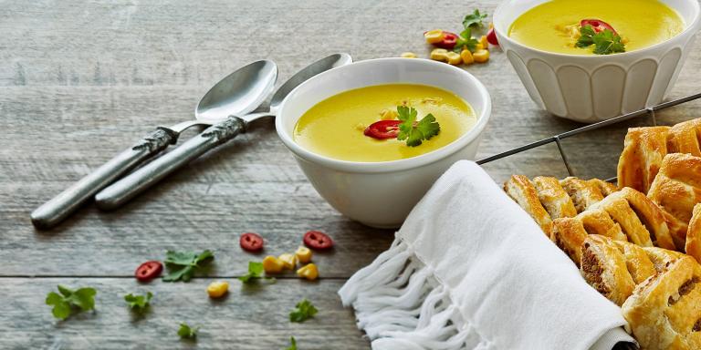 Chilillä maustettu maissikeitto