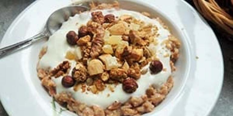 Porkkanakakkupuuro ja pähkinäinen granola, Kuva: Karoliina Martikainen