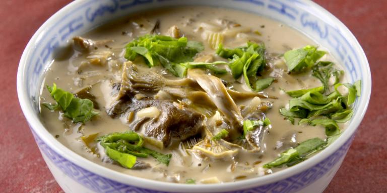 Suppilovahvero-Villiriisikeitto