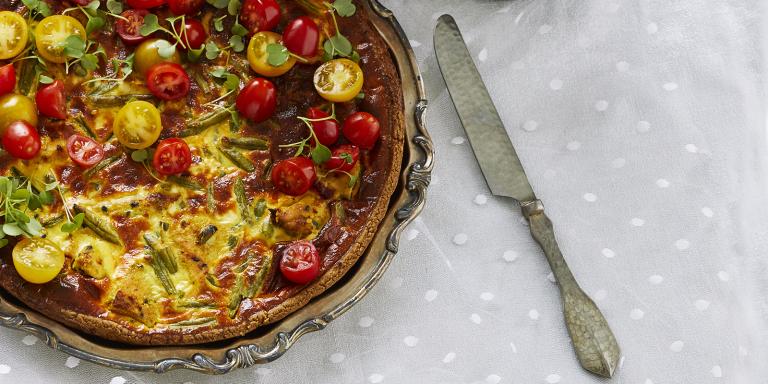 Värikäs kasvis-kanapiiras