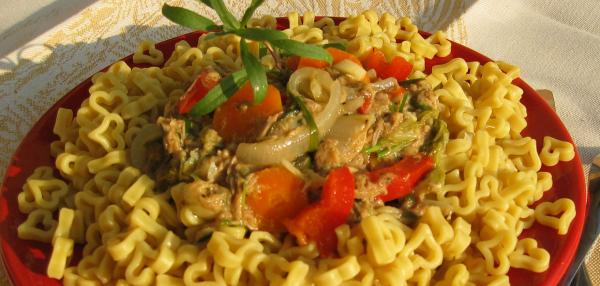 Tonnikalapasta jossa sydänmakaronia