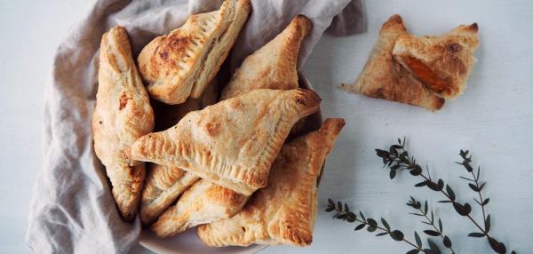 Bataatti-currypasteijat