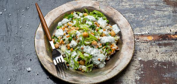 Sitruunainen basmati-kikhernesalaatti