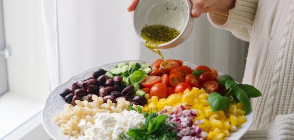 Kreikkalainen pastasalaatti