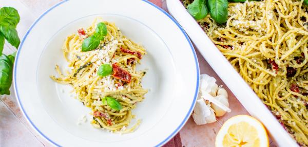 Helppo pinaattipasta