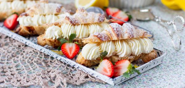 Keväiset sitruunacroissantit