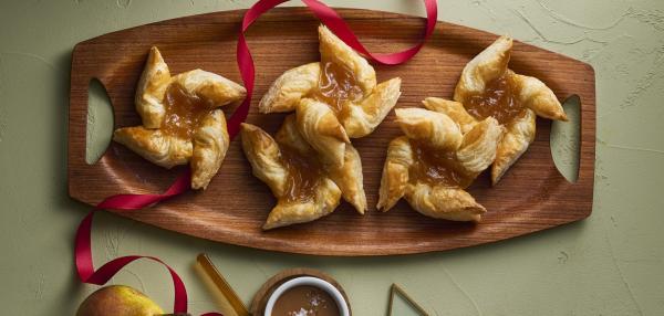 Päärynä-kinuski joulutortut