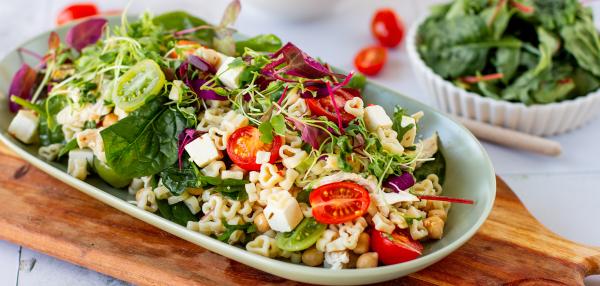 Broileri-pastasalaatti sydänpastalla