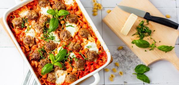 Yhden vuoan lihapullapaistos pikku simpukkapastalla