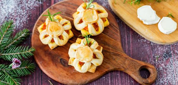 Joulutortut vuohenjuustolla ja porkkanalaatikolla