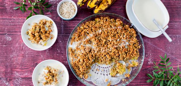 Helppo raparperi-kaurapaistos