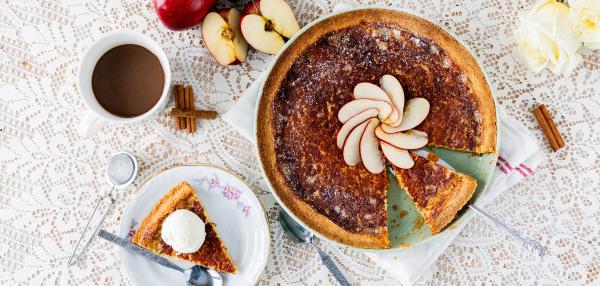 Paras omenapiirakka rahkatäytteellä