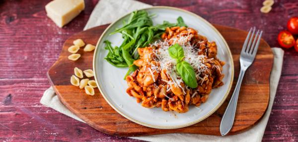 Airfryerissä valmistettava linssipasta lautasella