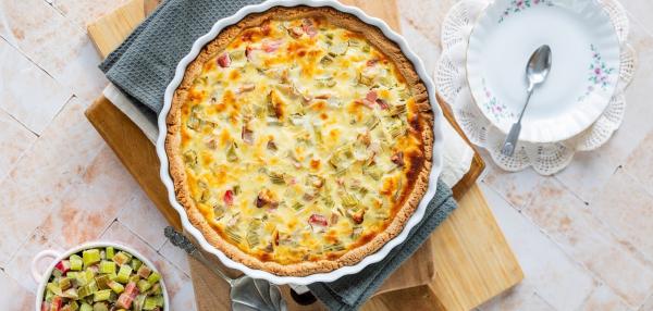 Helppo raparperipiirakka