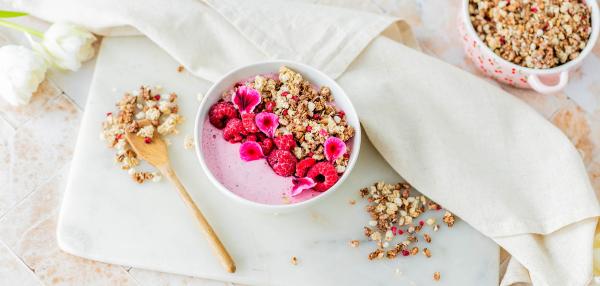 Myllyn Parhaan raikas vadelmainen smoothie bowl