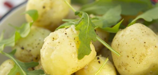Rucola-perunasalaatti