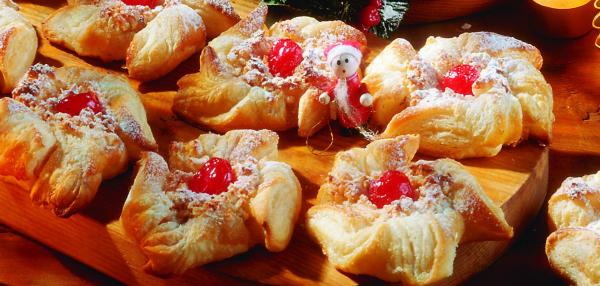 Joulutortut kirsikkasydämin