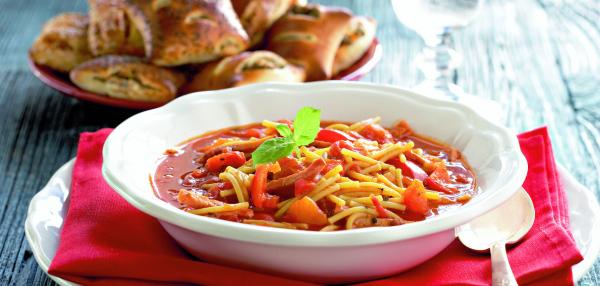 Maukas Kasviskeitto Rakettispagetilla