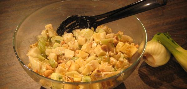 Suolapähkinä-juusto pastasalaatti