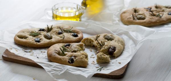 Yrittinen Tumma Kaurafocaccia