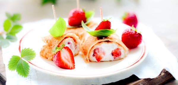 Mansikka-lettukääröt