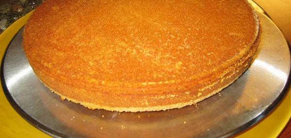 Munaton täytekakun pohja