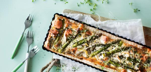 Parsakaalipiirakka vuohenjuustolla