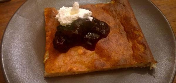 Hedelmäinen Ahvenanmaan pannukakku