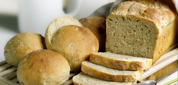 Jyväleipä leipäkoneella