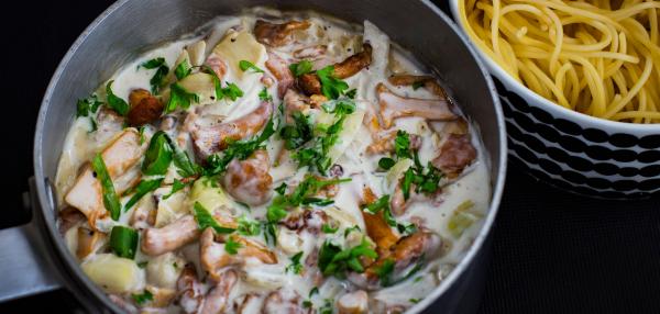 Kantarellikastikemuhennos