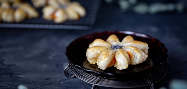 Lumihiutaletortut porkkanalaatikolla