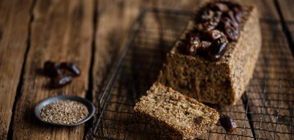 Mehevä taatelileipä