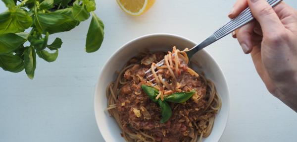 Minnin Nyhtökaura-bolognese